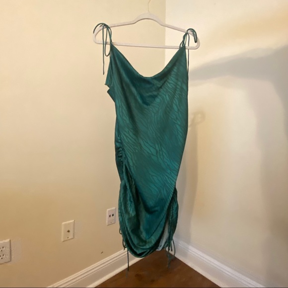 Oh Polly zebra Emerald dress - Picture 4 of 4